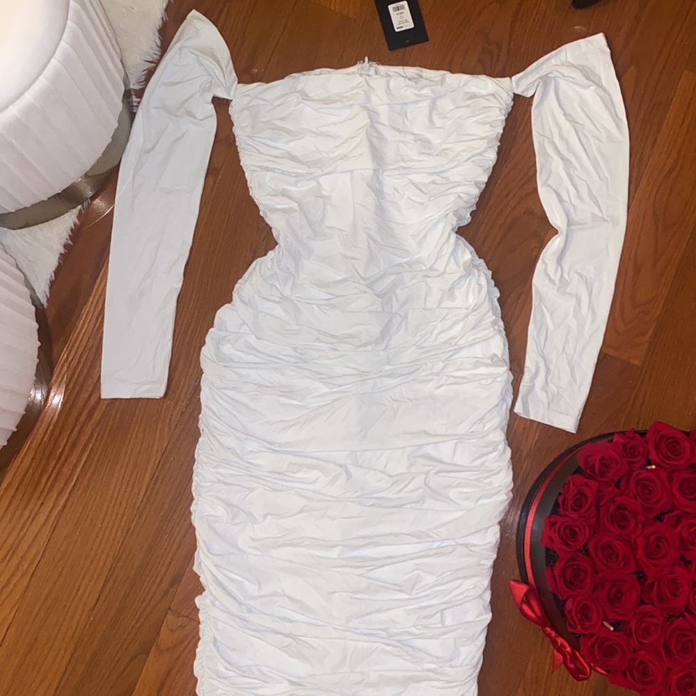 Gorgeous Riley Ruched Maxi Dress Size Medium White - Picture 6 of 8